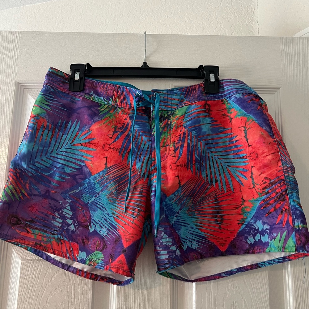 Salt Life Tropical Print Women's Shorts